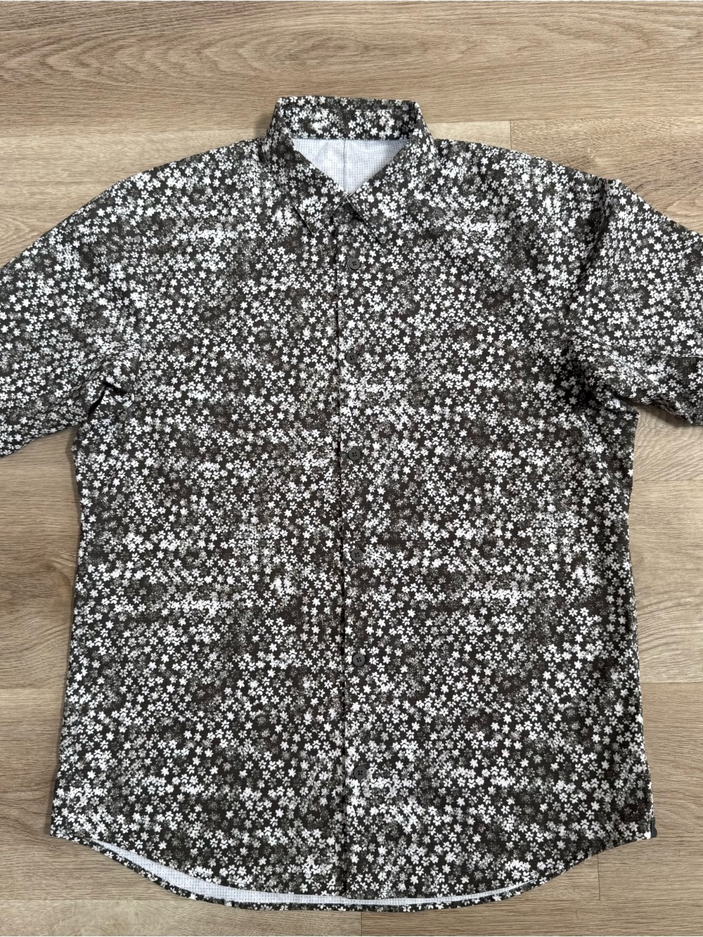 Lululemon Shirt Mens Large Black Floral Airing Easy Short Sleeve Ventlight Mesh